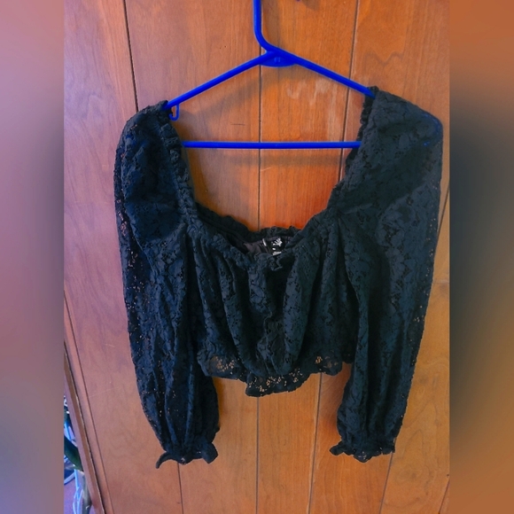 Like new Lacy crop top, long sleeve - Picture 1 of 3